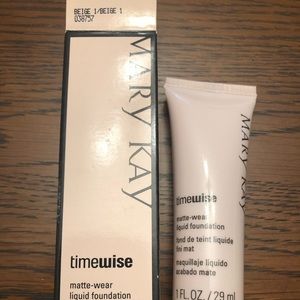 Mary Kay Matte Wear Liquid Foundation Beige 1